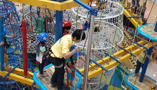 Children are permitted to be safe while playing in Chinese playgrounds.