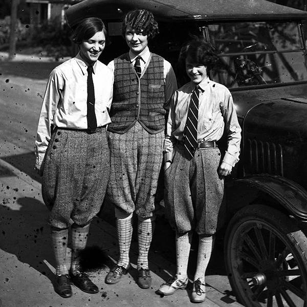 1920s girls wearing knickers.