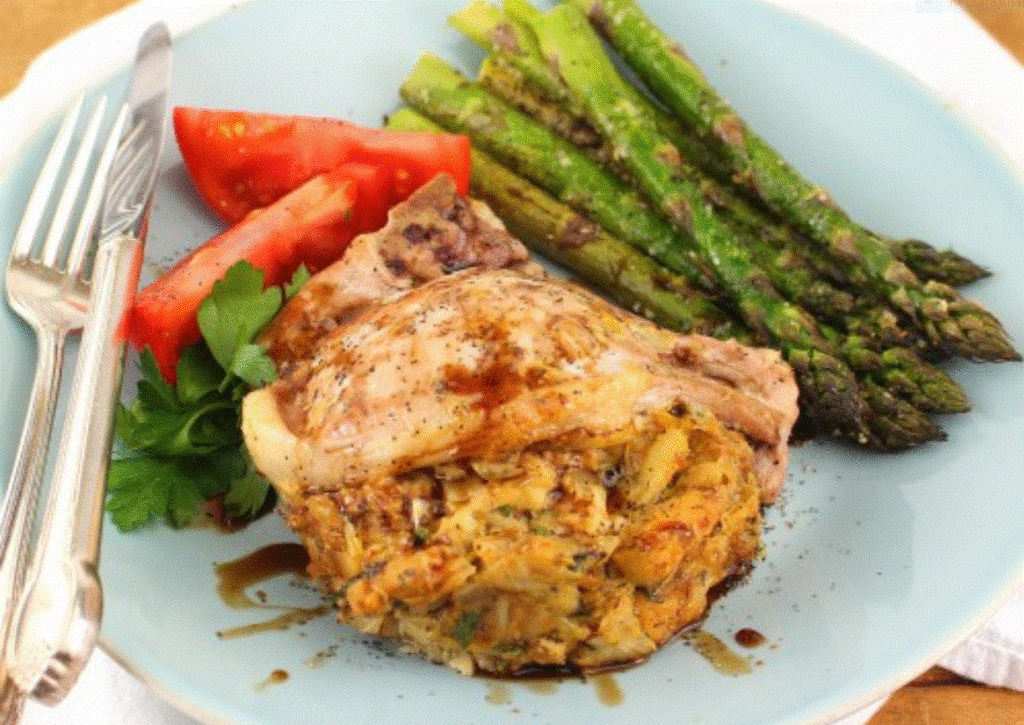 --PHOTO--Savory and delicious tasy home made American-style pork chops. It's a very easy and delicious meal that anyone can make.