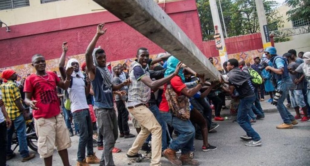  Demonstrations in Haiti. Americans haven't a clue or idea that any of  this is going on. They only care what they are told to care about, at  that time. Nothing else. 