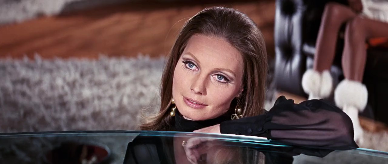 Катрин 1969. Катерина Шелл на секретной службе её Величества. Her Majesty’s Secret service. Нэнси на секретной службе. На службе ее Величества актриса девушка Бонда.