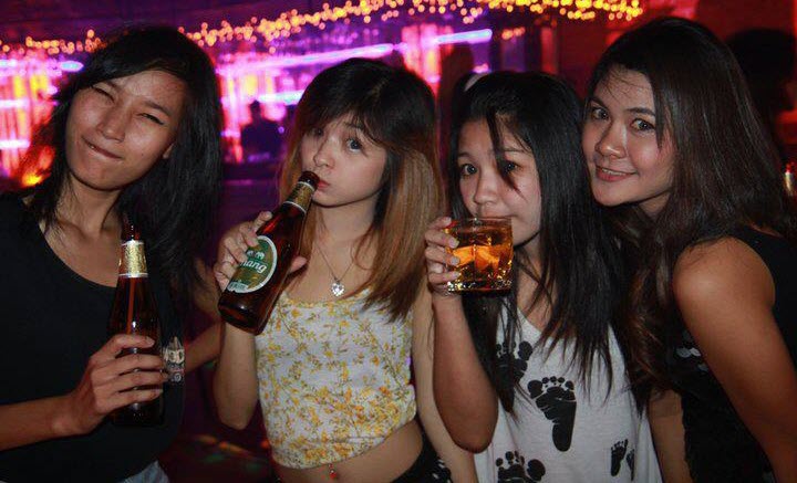 Thai Sideline Girls.