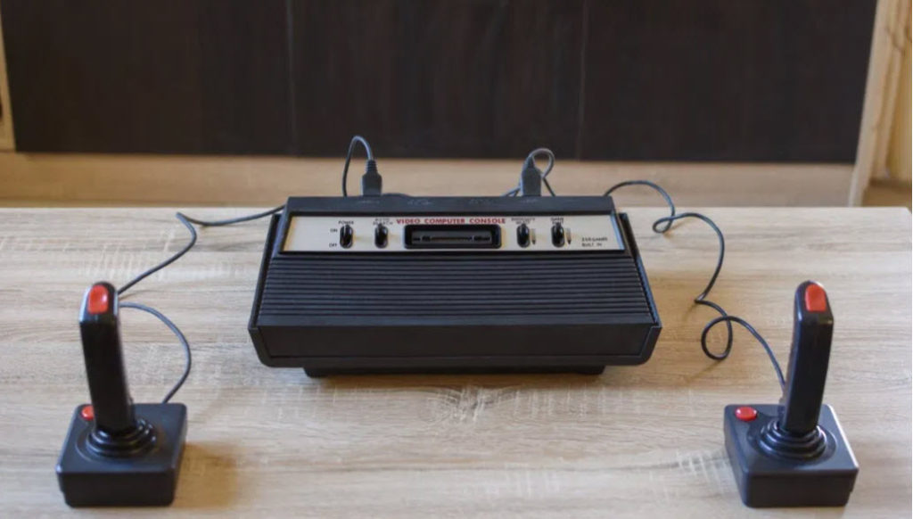  Atari console