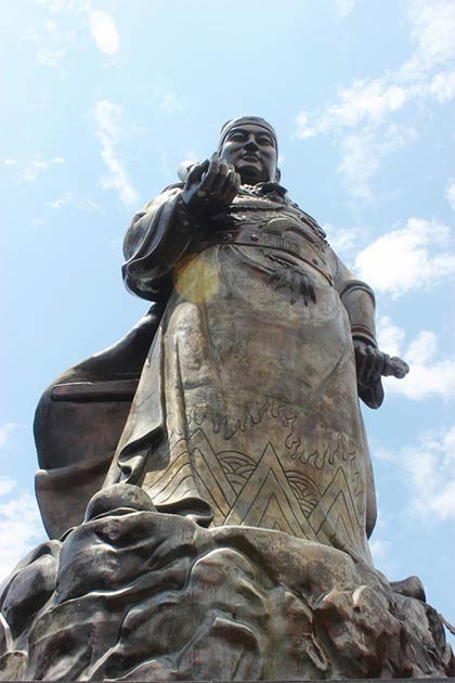The Statue of Admiral Zheng He in Sam Poo Kong, Semarang city, Indonesia. ( diamirara /Adobe Stock)