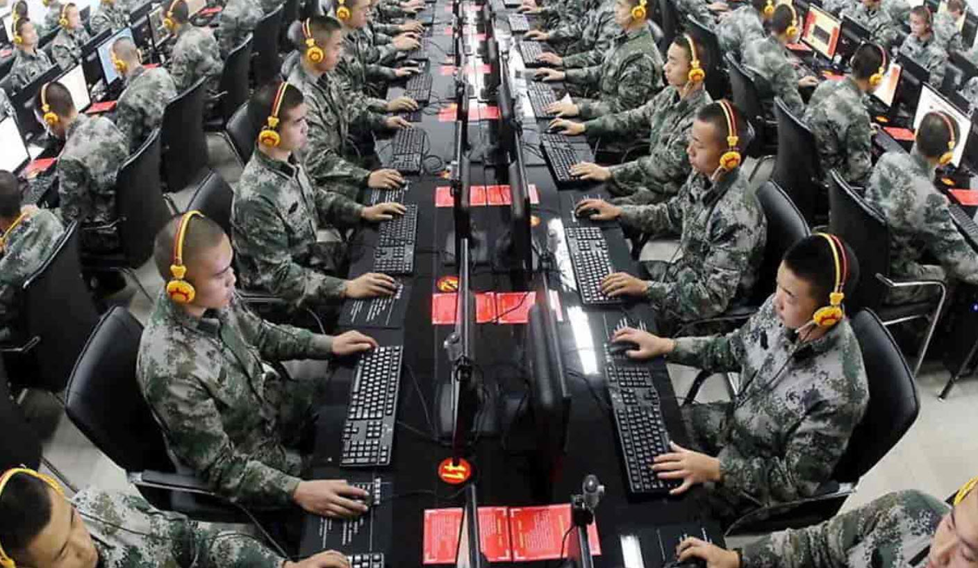 Национальный компьютерный центр по компьютерным инцидентам. Компьютерные войска. Американские кибервойска. Кибервойска России. Военный за компьютером.
