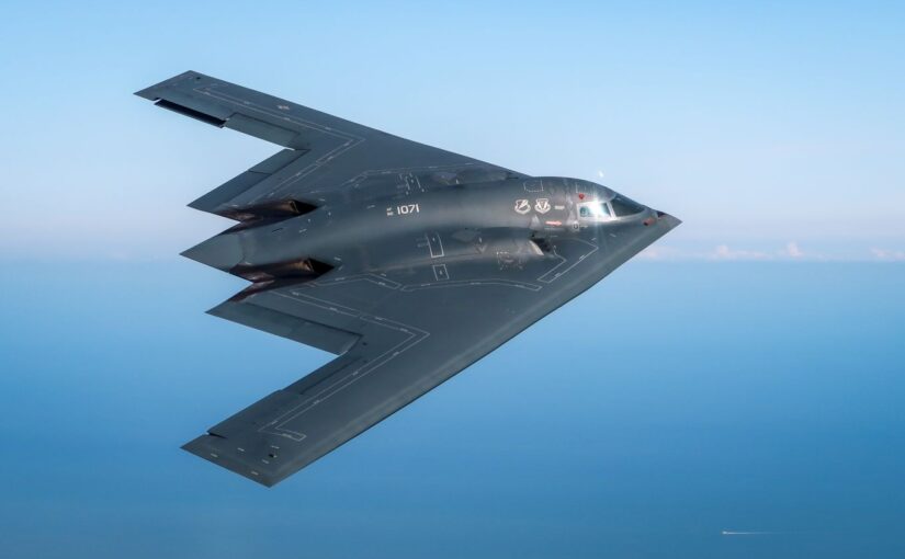 UK F 35 jets train with USAF Stealth Bombers