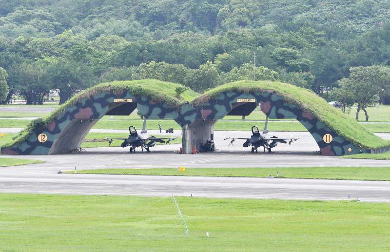 Taiwan F 16s air to air payloads