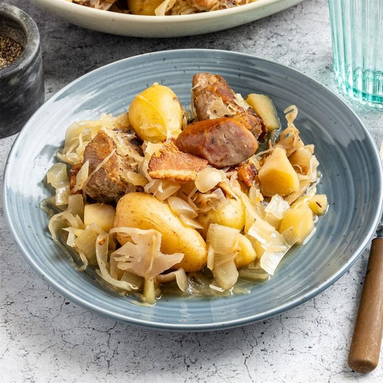 Slow Cooker Pork and Sauerkraut EXPS TOHD24 113809 KristinaVanni 7 Slow Cooker Pork and Sauerkraut EXPS TOHD24 113809 KristinaVanni 7